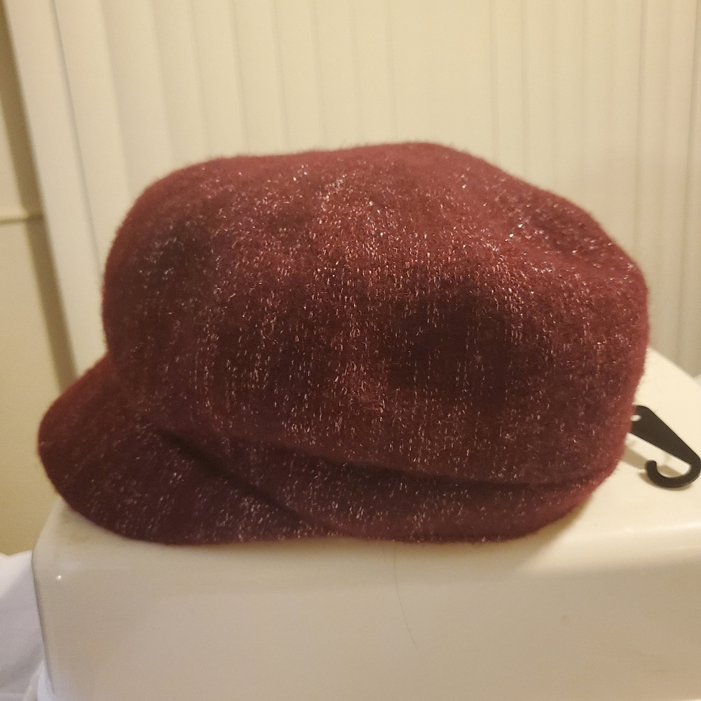 Maroon hat - Picture 3 of 6
